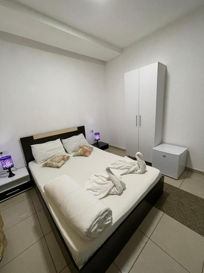 Tripoli Hostel *